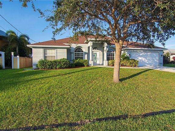 2nd image of 1067 SW Idol Ave