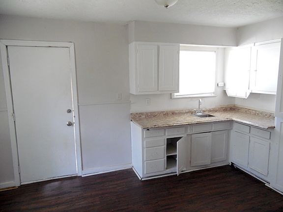 5th image of 1816 Glenwick Dr
