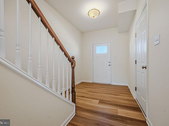 4th image of 726 Rosler Way