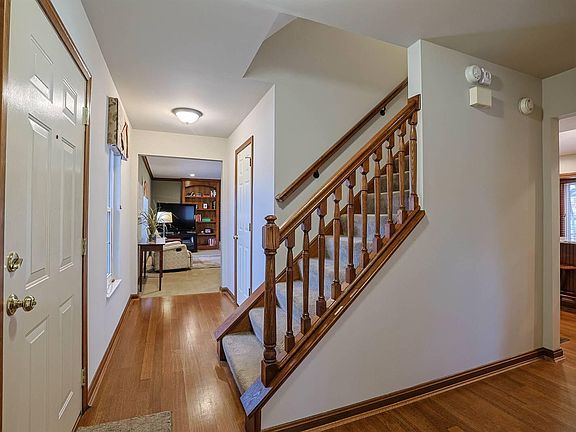 5th image of 852 Deer Ridge Ct