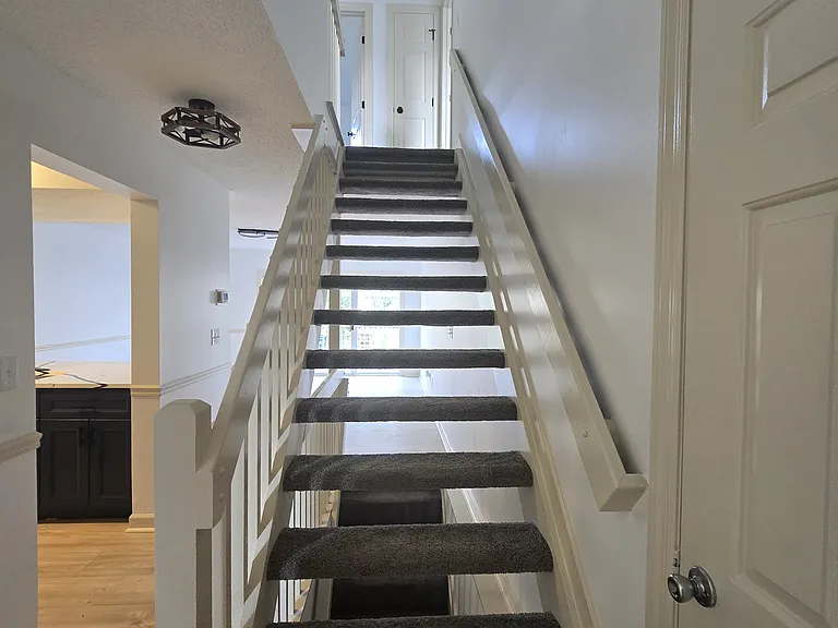 2032 Burbridge Ln — Photo 17