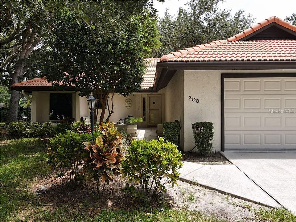 1st image of 200 Laurel Hollow Dr #1