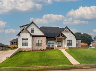 962 Fireside Dr, Prattville, AL 36067