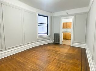 32-15 34th St #3E, Astoria, NY 11106