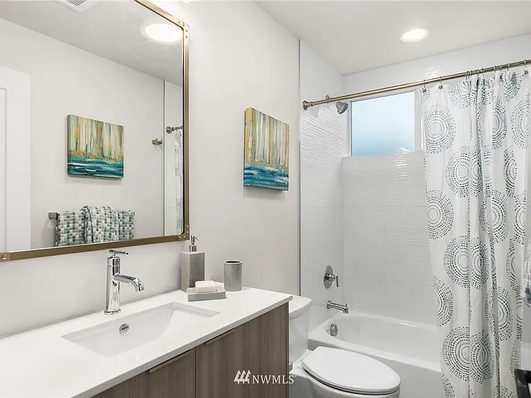 1424C 24th Ave — Photo 9
