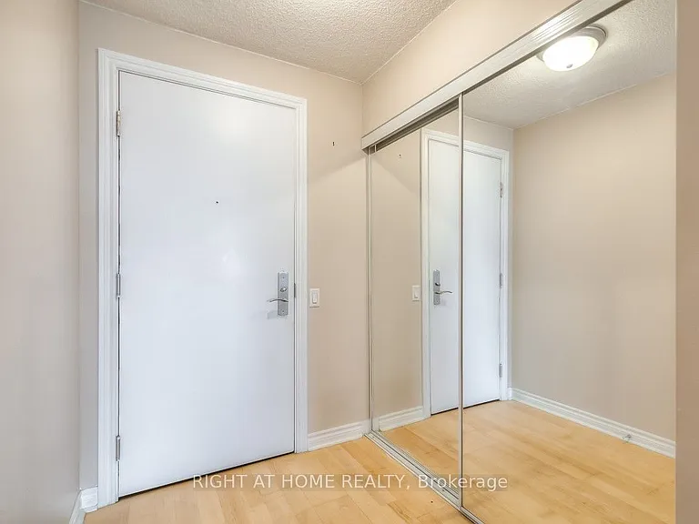 61 Town Centre Ct #1106 — Photo 13