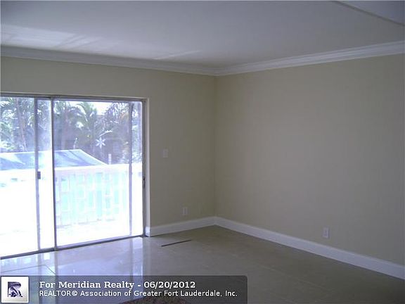 3rd image of 2900 NE 30th St #E2