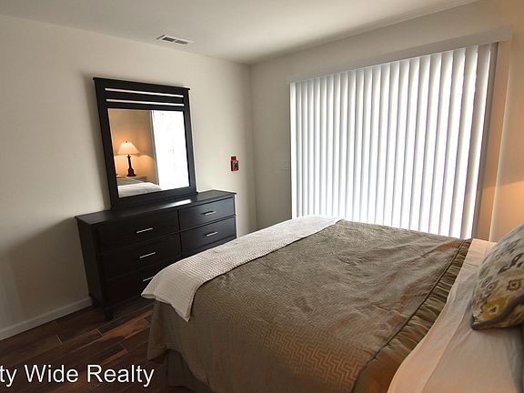 5th image of 4621 Sansom St #1