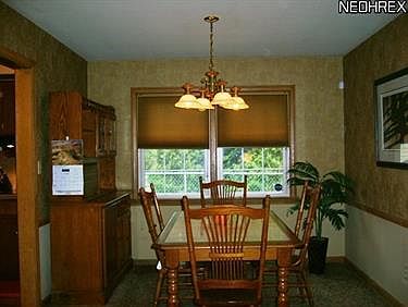 5th image of 563 Auburndale Ave