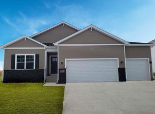 217 Sumac Dr, Palo, IA 52324