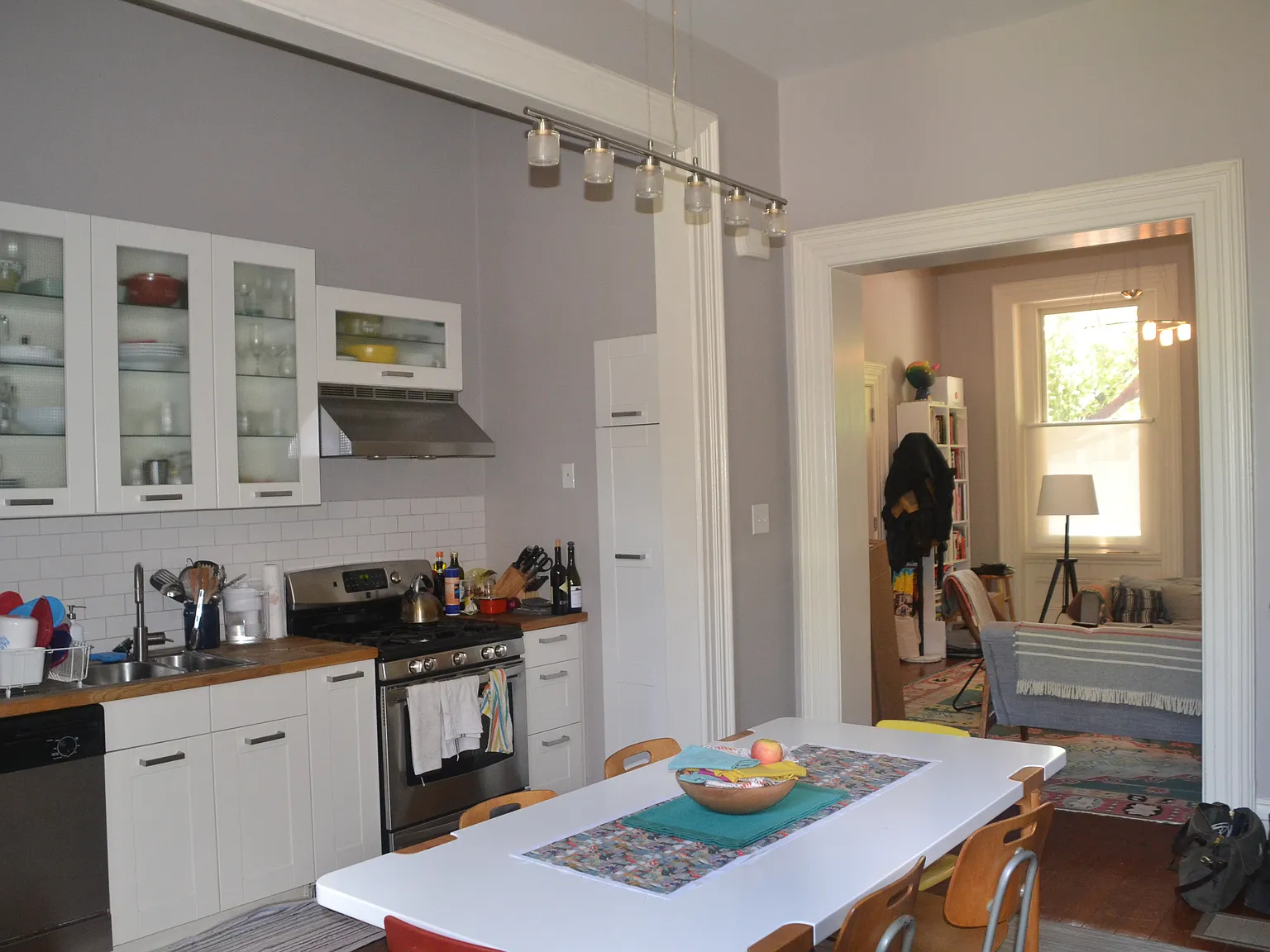 2 bed, 1000 sqft, $2,400 — Photo 3