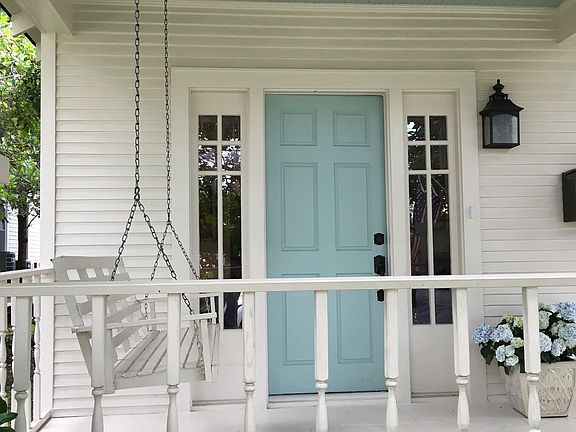 Front Porch w/swing