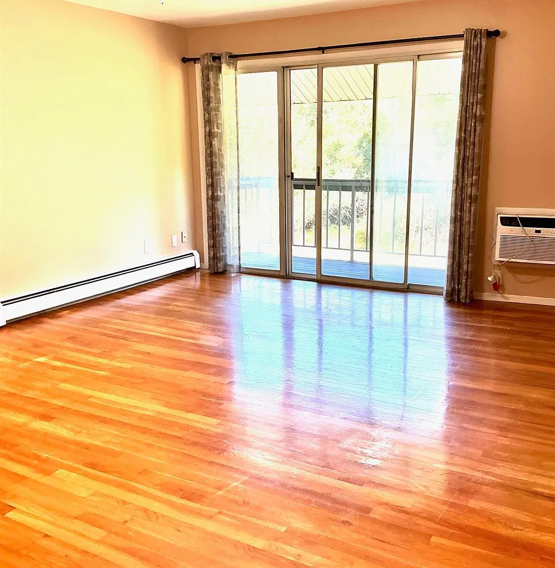 1 bed, 1.0 bath, $1,800 — Photo 3