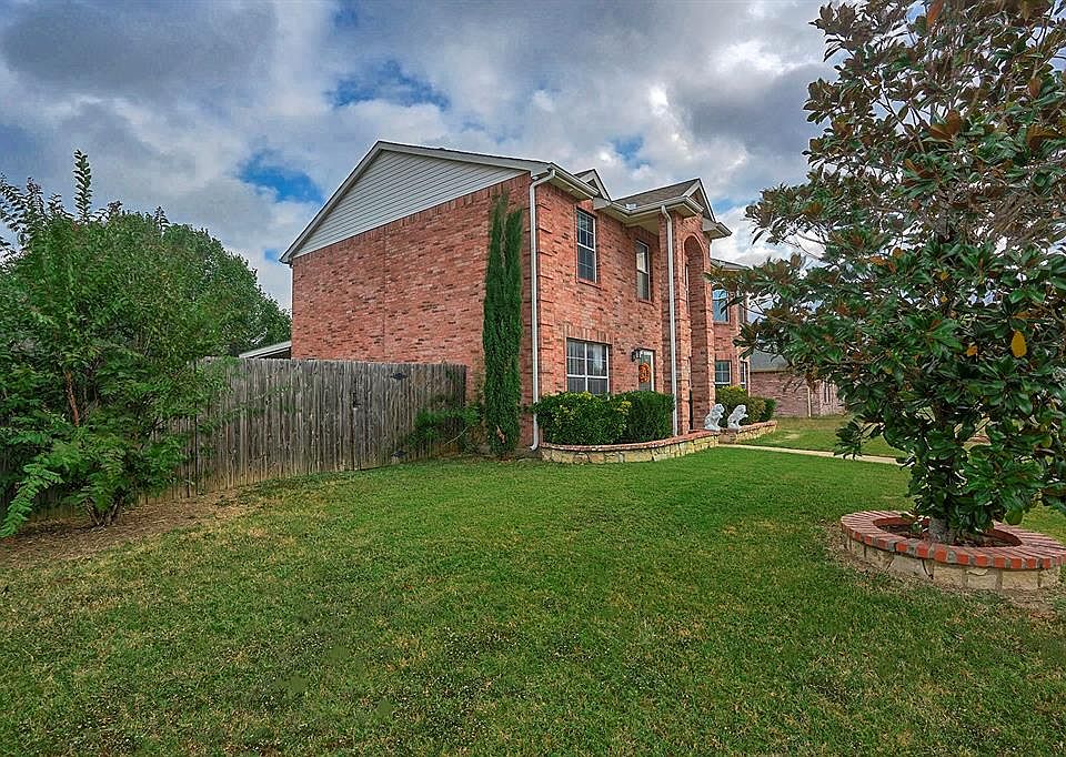 1st image of 613 Stellaway Dr