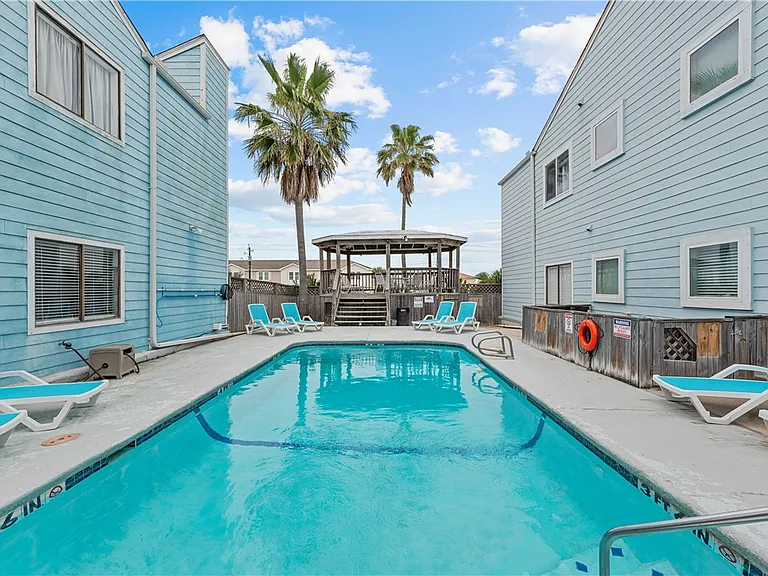 15010 Leeward Dr #104 — Photo 39