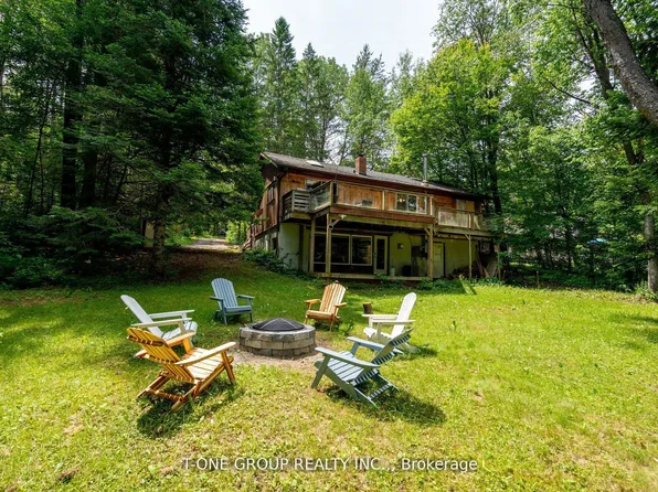 10 Riverside Ct, Hastings Highlands, ON K0L 1C0