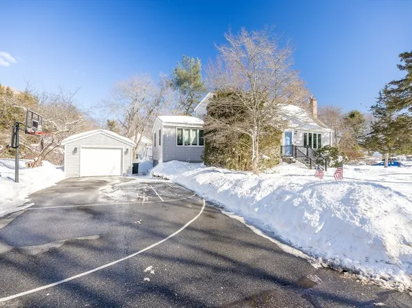 19 Pleasant St, North Reading, MA 01864