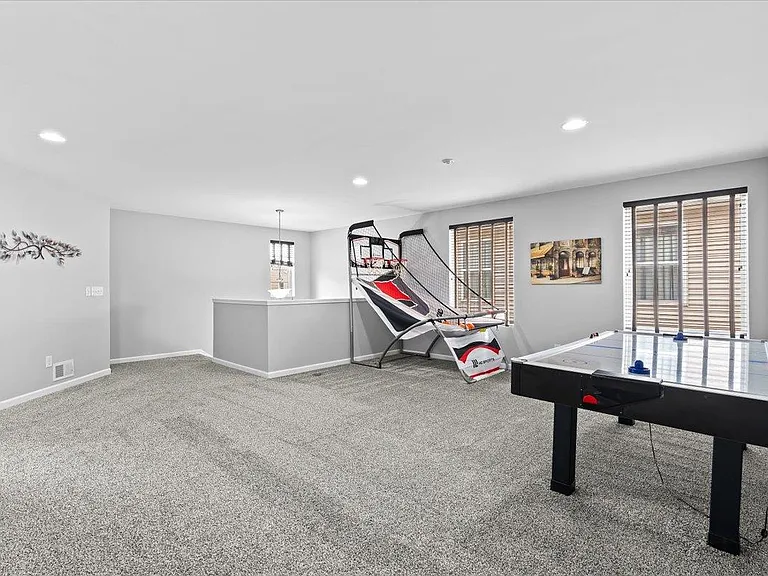 49645 Hartwick Dr — Photo 37