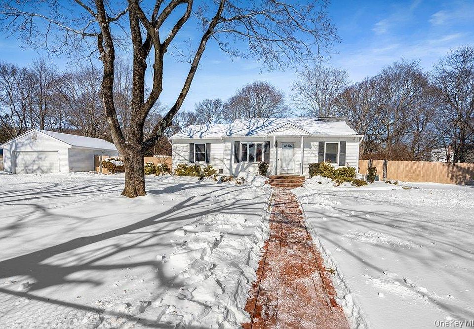 1st image of 105 Greenport Avenue