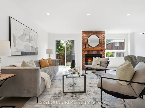 720 Whitfield Ter, Mississauga, ON L5R 3H8