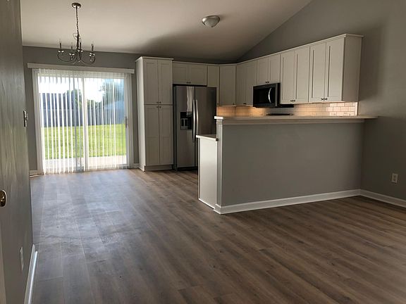 5th image of 132 Lewis Rd