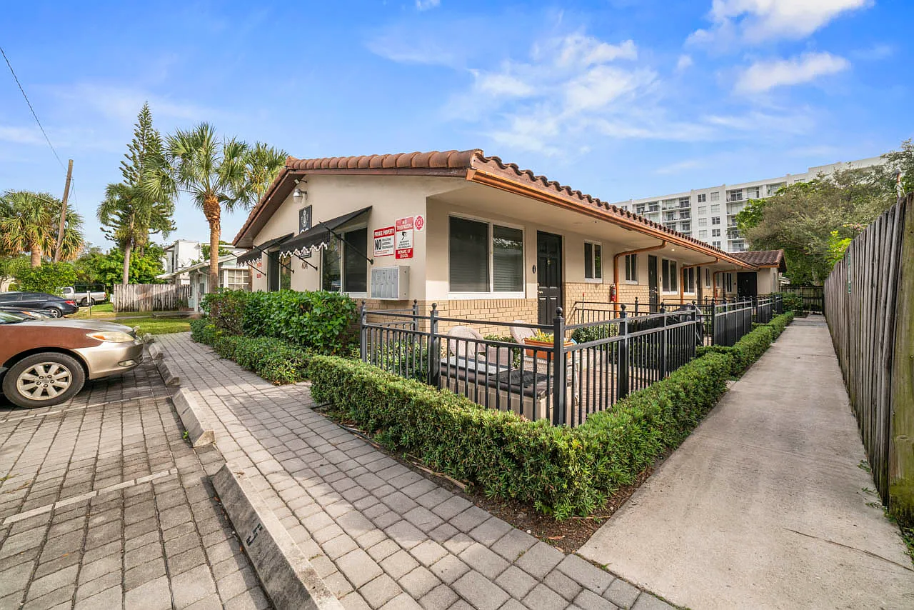 1 bed, 700 sqft, $1,800 — Photo 2