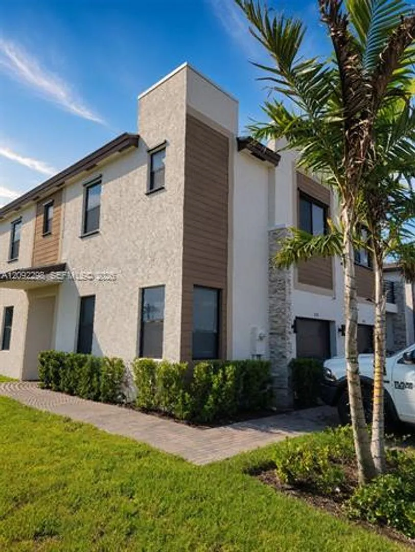796 NE 208th Lane th 796, Miami Gardens, FL 33179 — Photo 2