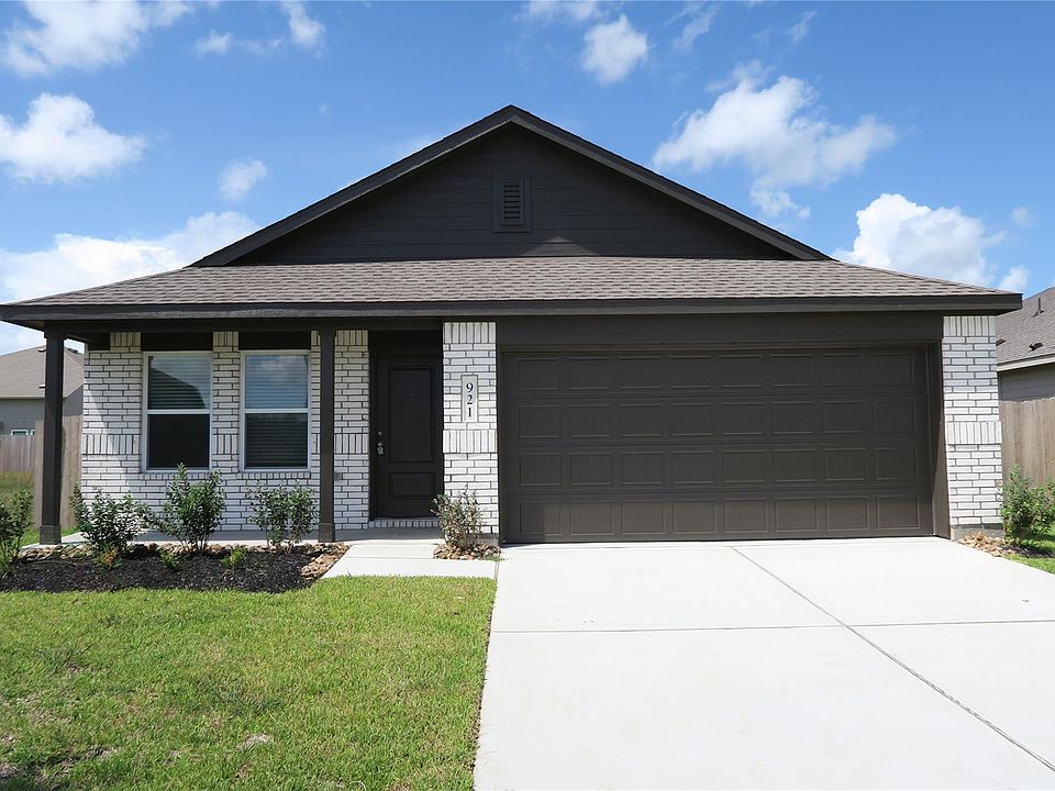 1st image of 921 Woodhaven Lakes Dr