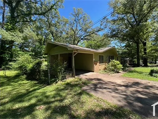 3 bed, 1200 sqft, $1,100 — Photo 3