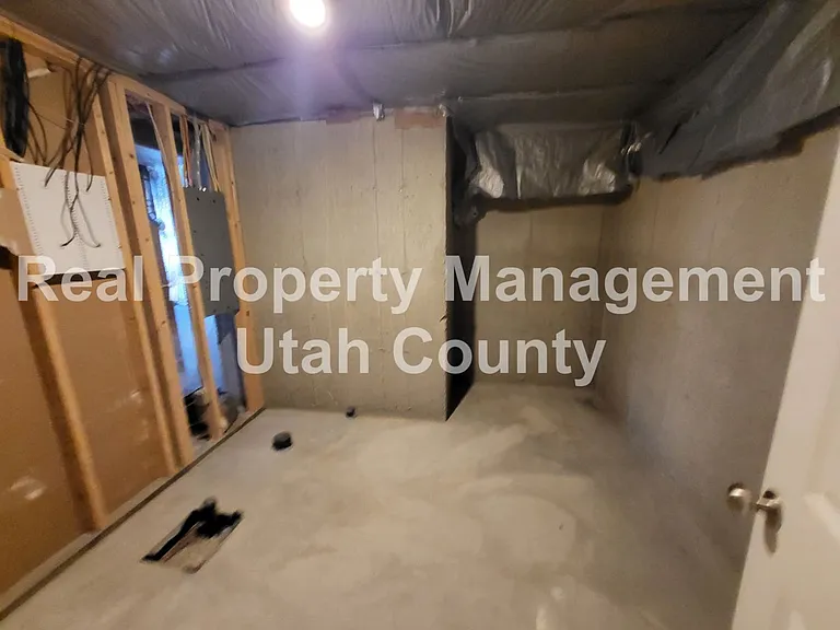 2169 E Summit Way — Photo 20