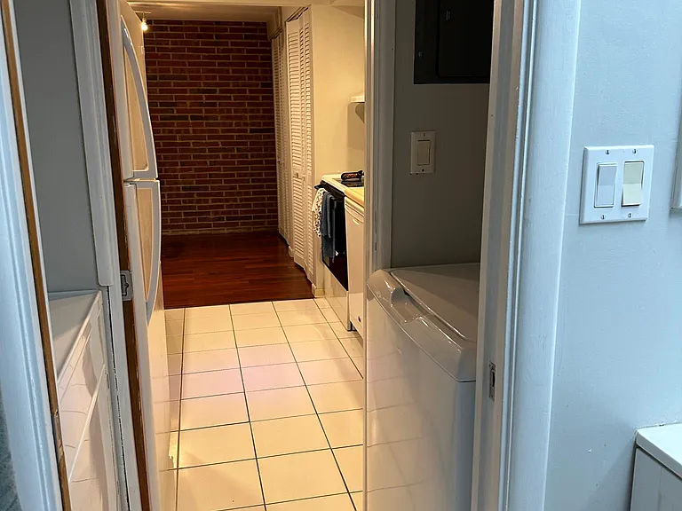 801 Stratford Dr #5 — Photo 14