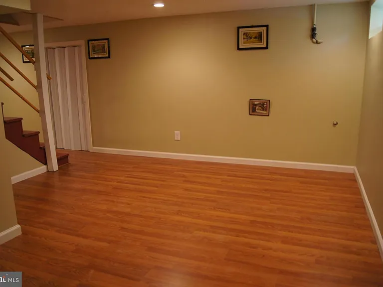 16 Evans Ave — Photo 16