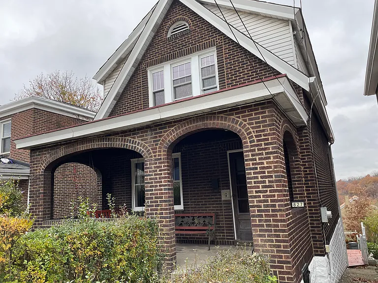 827 Flemington St — Photo 1