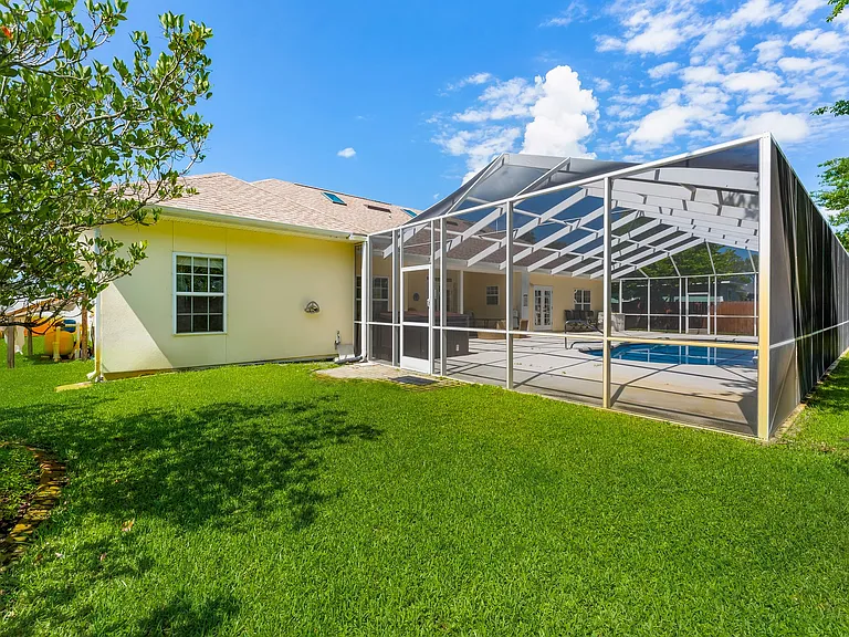 102 Sunset Cir — Photo 39