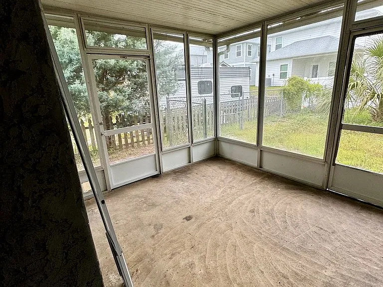 21804 Marlin Ave — Photo 35
