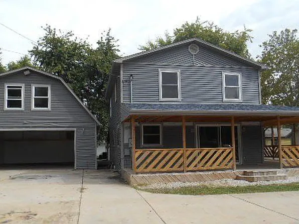 1450 Pickwick St, Ottawa, IL 61350