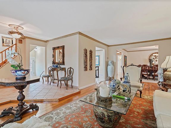 3rd image of 15704 82nd St