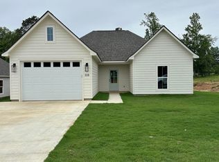 110 Silverthorne Dr, Choudrant, LA 71227