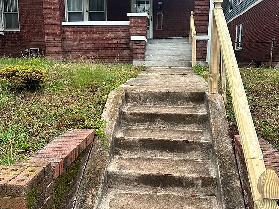 2nd image of 1014 Scales St