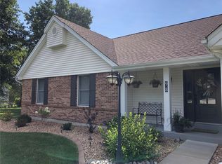 98 Round Tower Dr, Saint Charles, MO