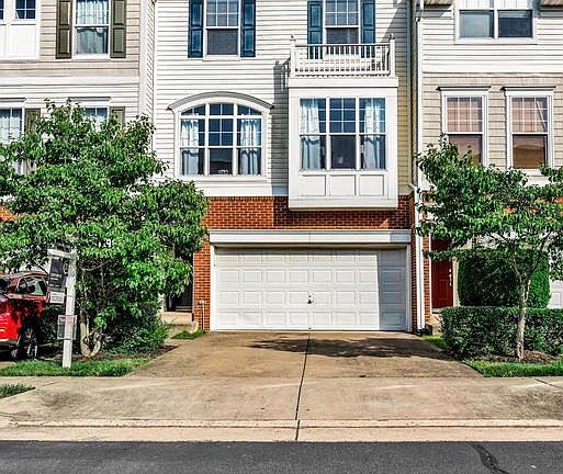 Front Yard Maintenance Managed by HOA!