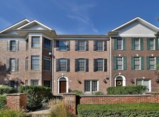 257 Box Car Ave, Naperville, IL 60540