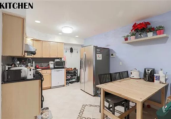 5th image of 115 Dahlgren Pl APT 1A
