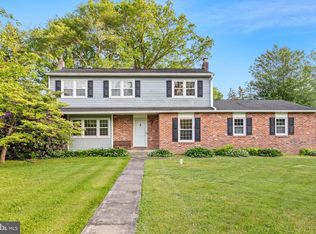 15 Colonial Ridge Dr, Yardley, PA 19067