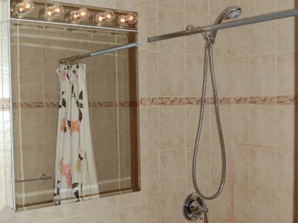 2705 Kings Highway image 1 of 5