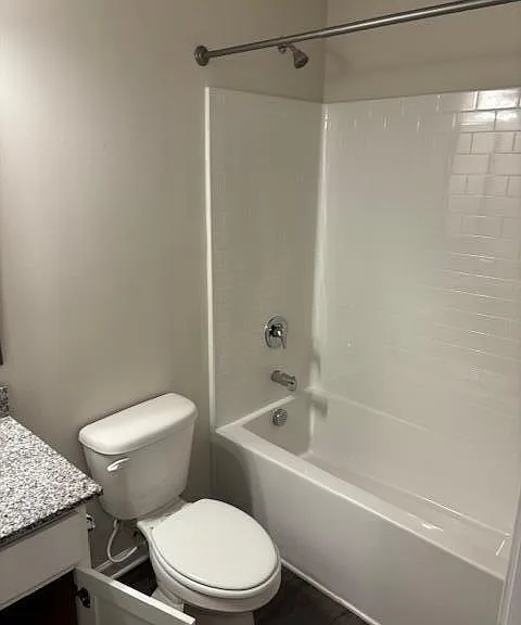 1860 Payne Dr — Photo 6