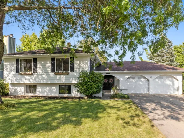 6483 Berkshire Ct, Lisle, IL 60532