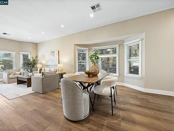 4 bed, 1.5 bath, 1492 sqft, $5,400 — Photo 3