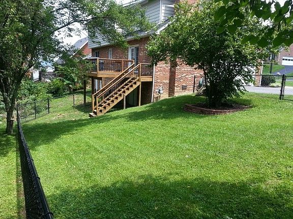 3rd image of 3609 Rockwood Pl
