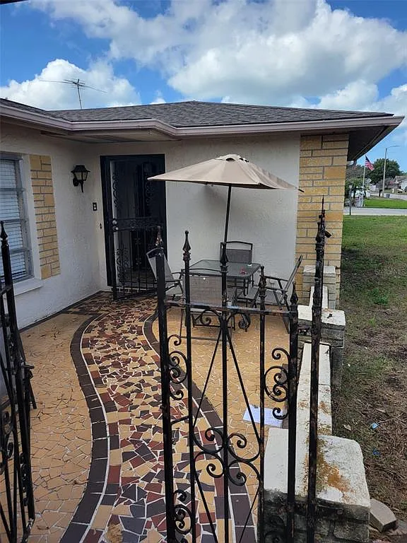2 bed, 2.0 bath, 1446 sqft, $1,695 — Photo 2